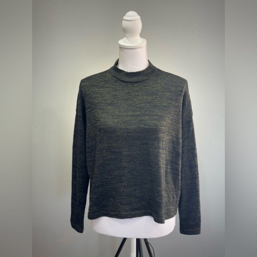CLEARANCE! Olive Boutique Mock Neck Sweater Size S NWT
